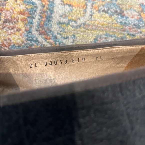 VINTAGE SALVATORE FERRAGAMO velvet textured flats - Picture 5 of 8